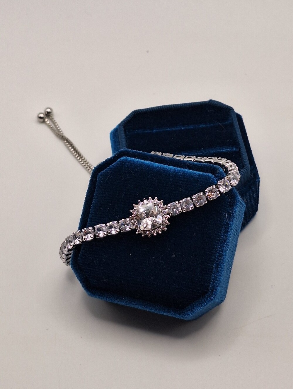 Swarovski NWT Clear Crystal Halo Tennis Bolo Slider Bracelet
